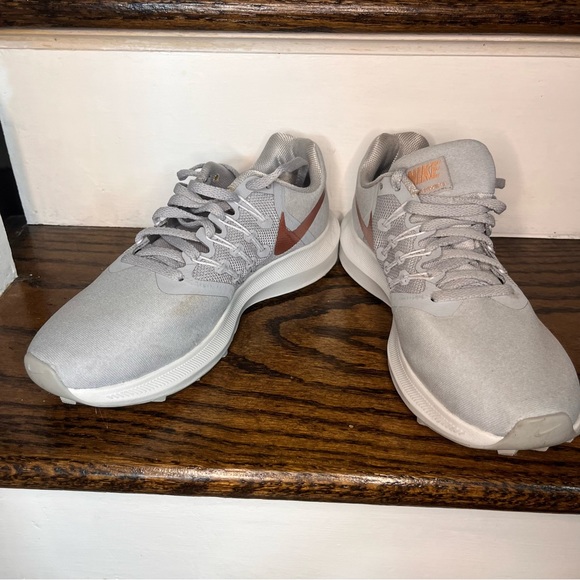 Nike Run Swift Women’s Running Shoes 7 without box - Picture 7 of 10